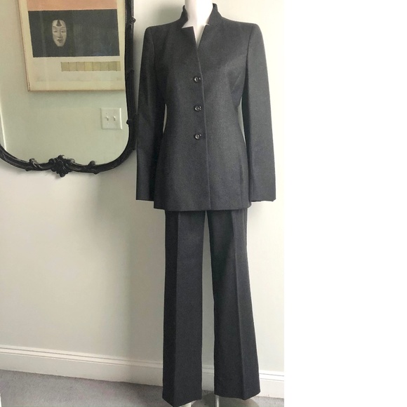 Akris 100% Cashmere Grey Suit, Vintage - Picture 2 of 14